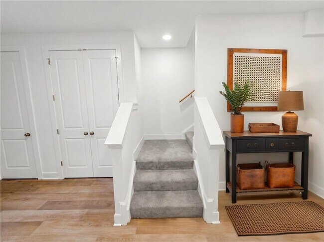 Building Photo - 317 Palisade Wy