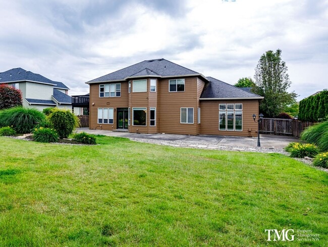 Building Photo - Stunning Home in Sought-After Ashley Heights!