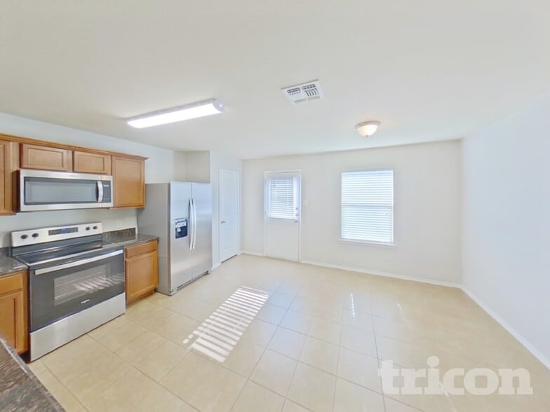 Building Photo - 336 Carlyle St