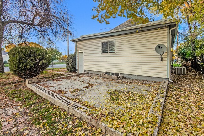 Building Photo - Central Park