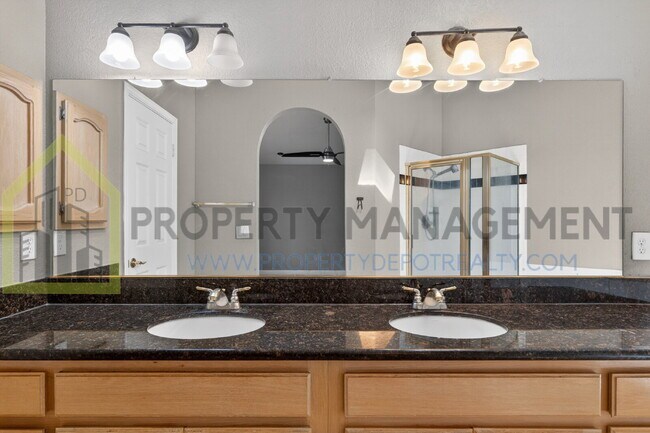 Building Photo - Spacious 3-Bedroom, 3-Bath Home Available