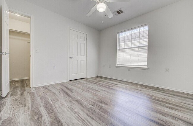 Building Photo - 8417 Twiggy Ln