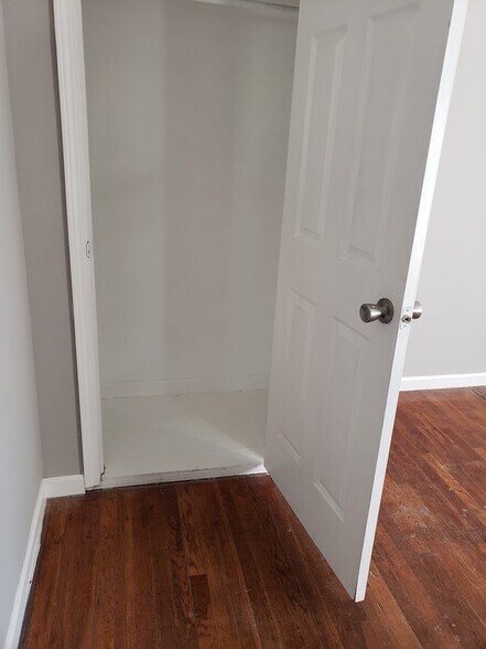 Building Photo - 4501 N Tracy Ave