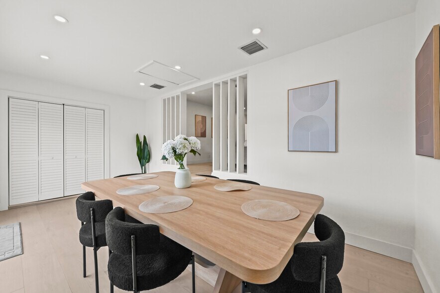 dining room - 3400 Parker Ave