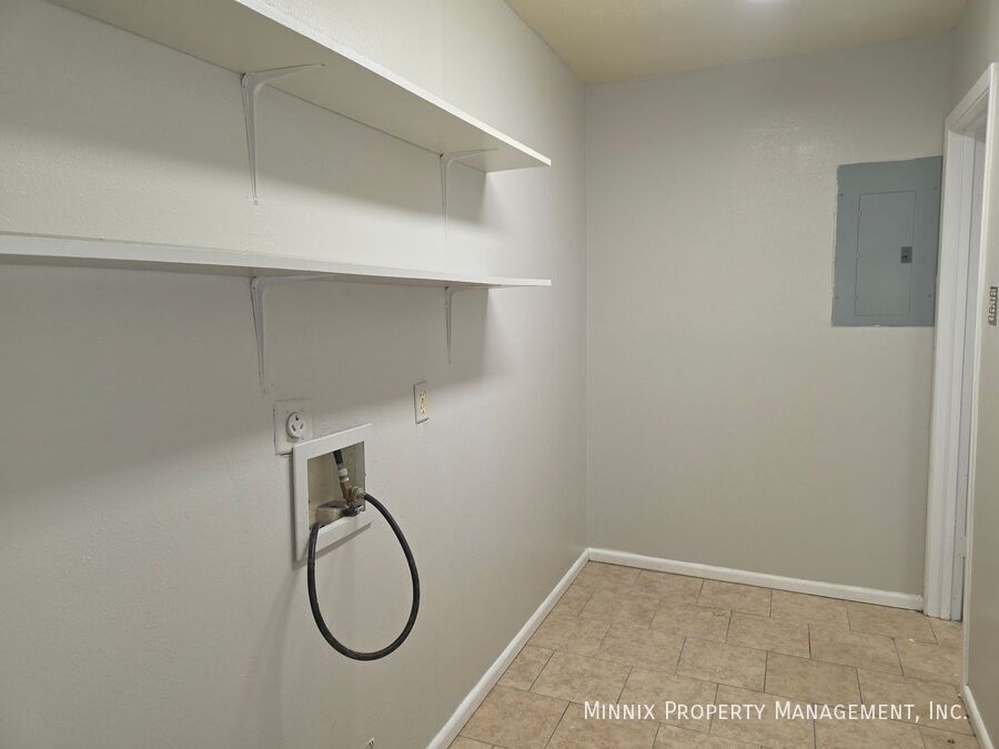 Building Photo - 4610 Storey Ave