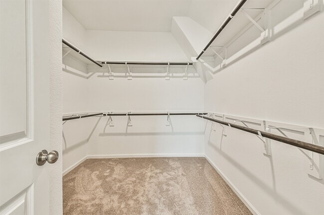 Building Photo - 678 Royal Arch Dr