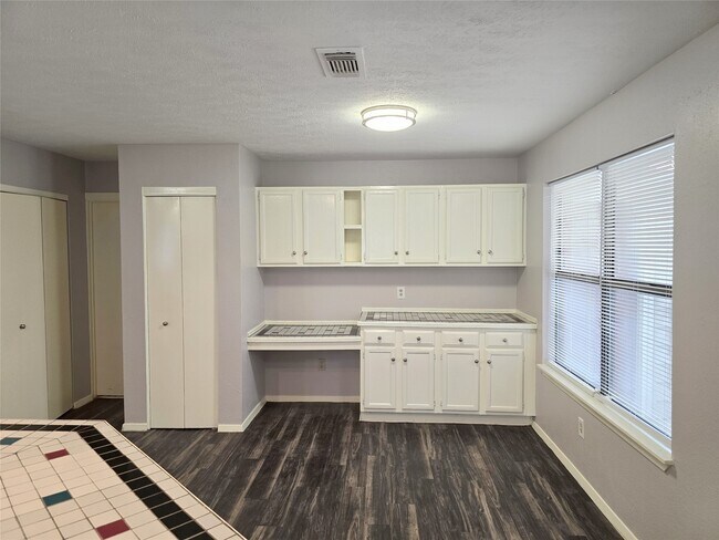 Building Photo - 1335 Willersley Ln