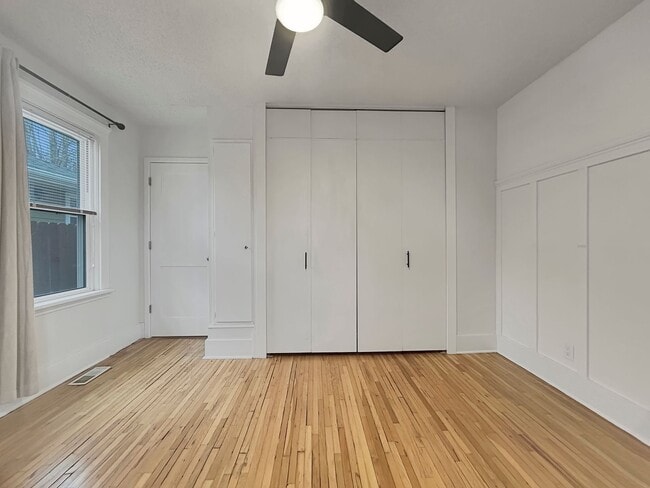 Building Photo - 2729 Vernon Ave S