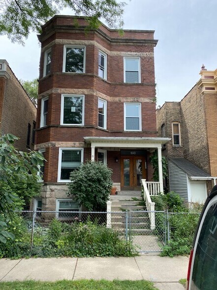 Exterior - 1643 W Carmen Ave