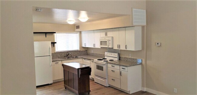 Building Photo - 5118 Garden Ln