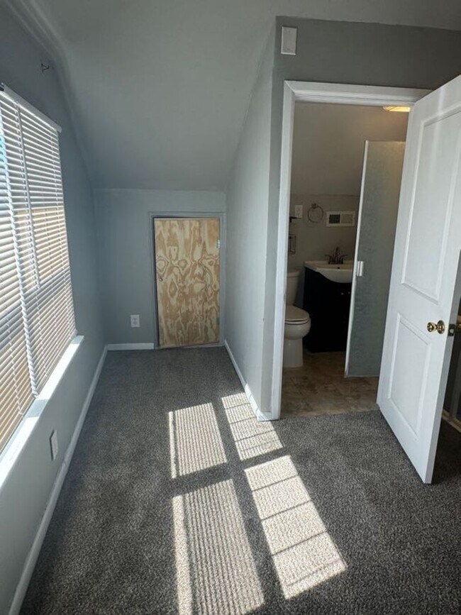 Building Photo - Charming 1920's Home with Large Backyard