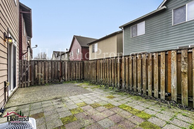 Building Photo - New $2,150 + $250 Off First 2 Full Months- Welcome to this stunning 3-bedroom, 2.5-bathroom home