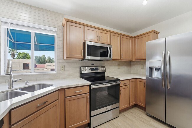 Building Photo - Fully Updated 2 Bed Mesa Condo | Quartz Counters + Pool & Spa