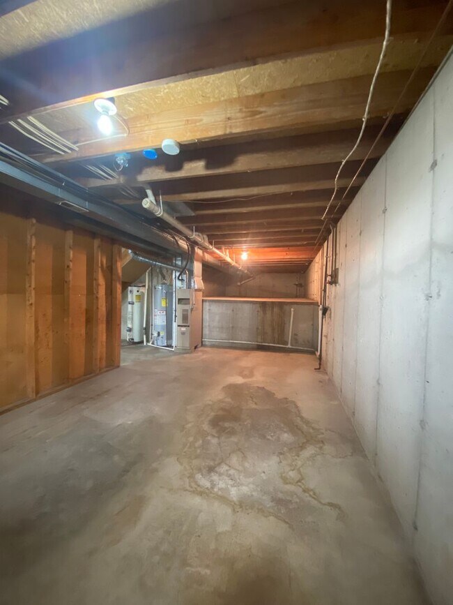 Building Photo - 1007 Zollinger Rd