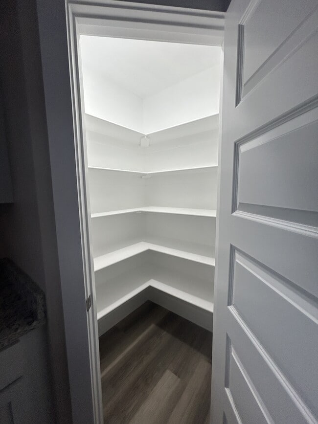 Building Photo - 121 Poplar St