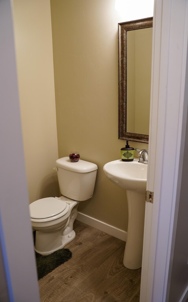 Building Photo - 528 Fox Chase Dr