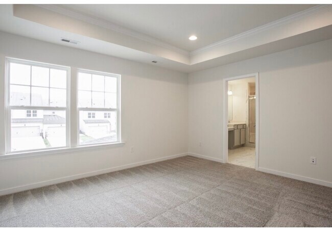 Building Photo - 4011 Tin Roof Way