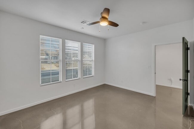 Building Photo - P.57 Kode Properties, LLC 1236-1238