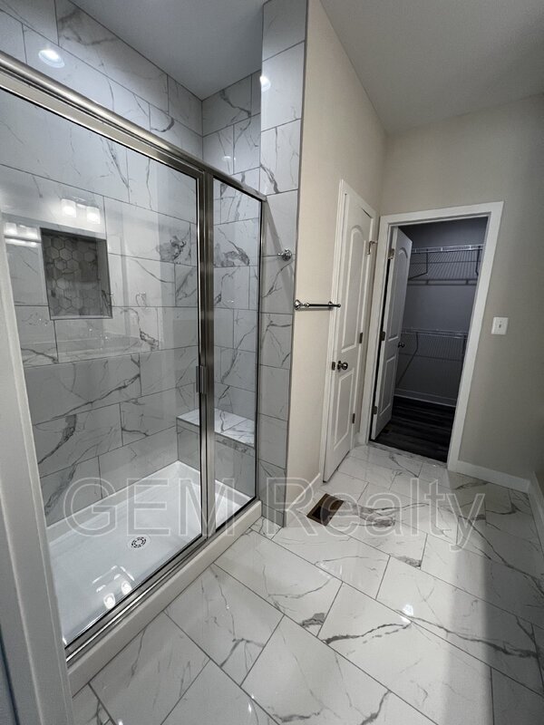 Building Photo - 38 Meadow View Ln