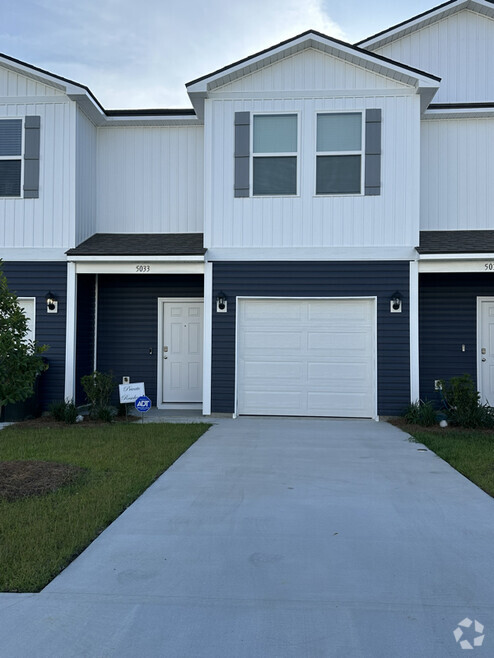 Building Photo - 5033 rosewyck Cir