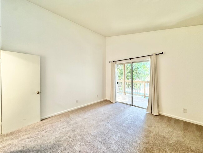 Building Photo - Beautiful 1Bd/1Ba located in Tustin!
