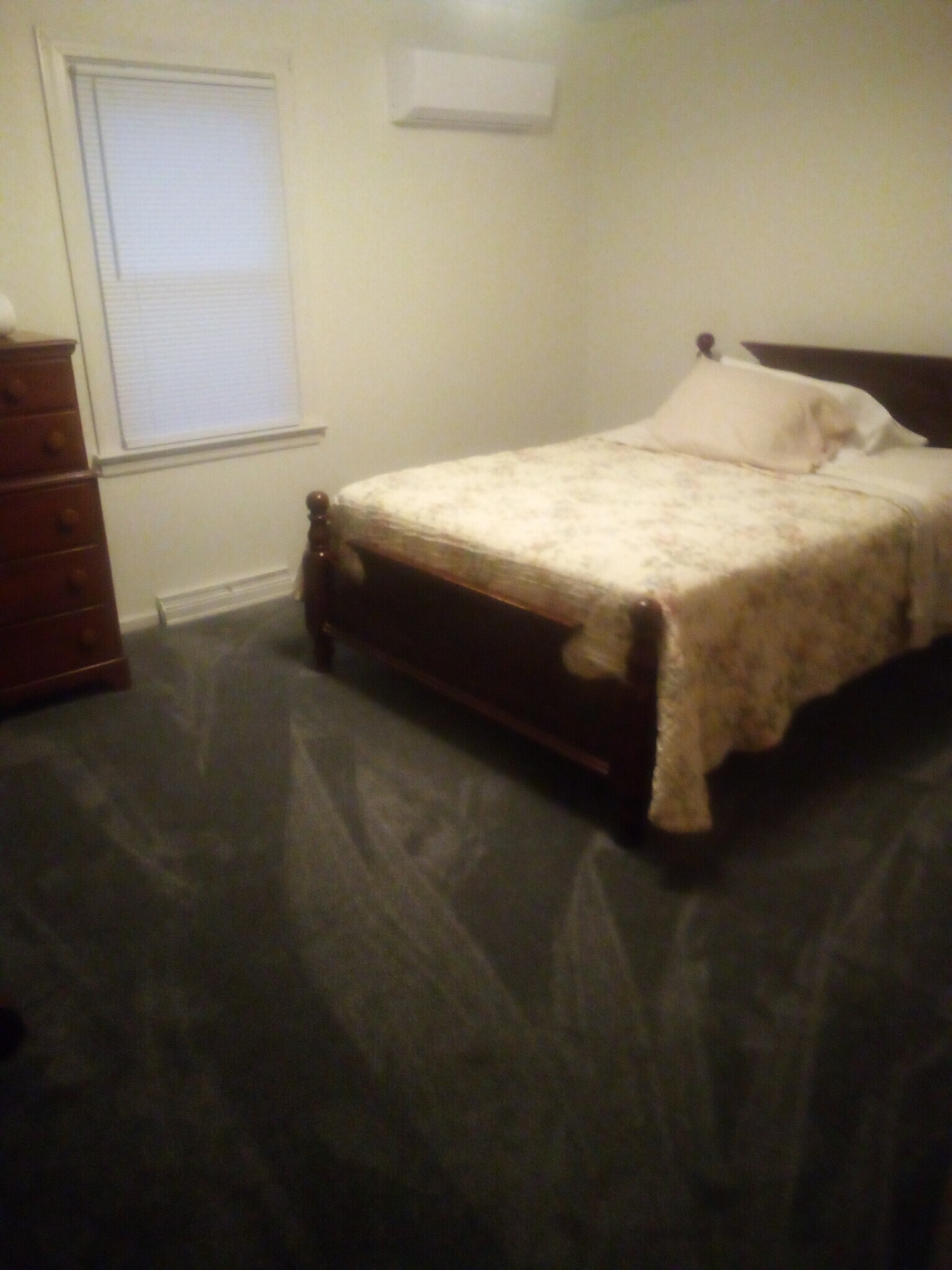 optional furniture - 703 Monroe St