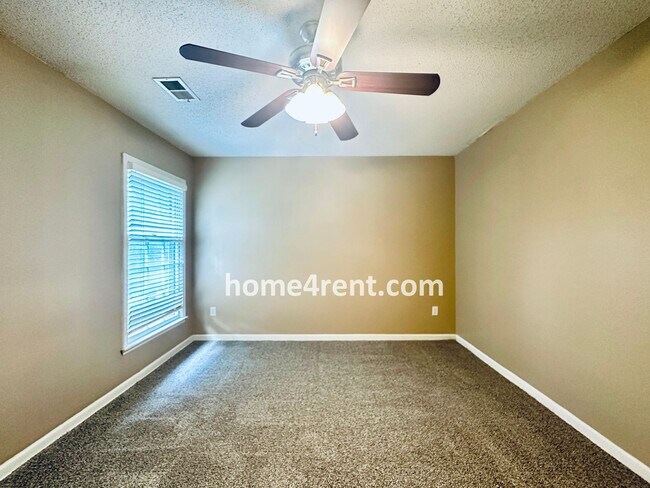 Building Photo - Beautifully Renovated Home in Olathe with a Finished Basement!