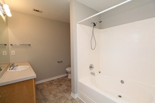 Building Photo - 3-Bed, 2-Bath Brick Home with Vaulted Ceilings and 1-Car Garage – Conveniently Located Near Whiti...