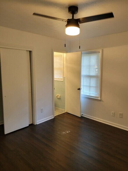Building Photo - 2952 Peyton Dr