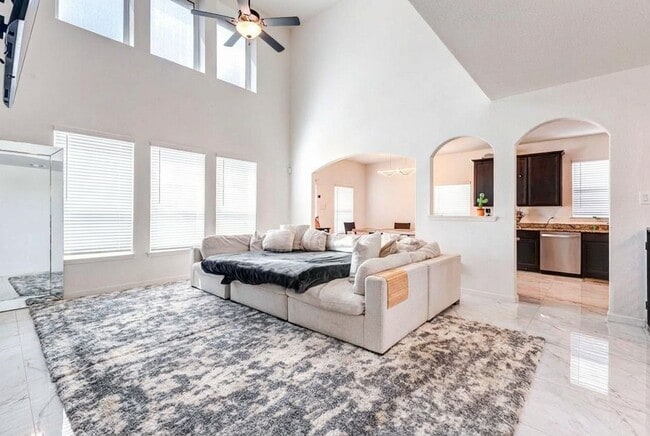 Building Photo - 22127 Roxanne Field Ln