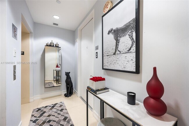 Building Photo - 15901 Collins Ave