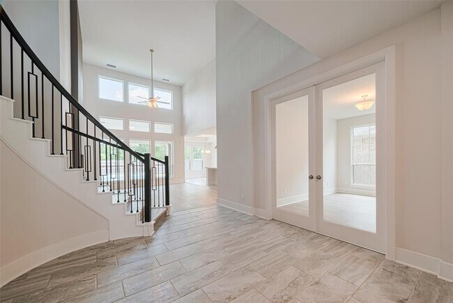 Building Photo - 23649 Silver Palm Trl