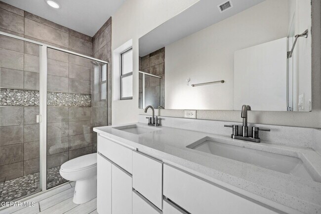 Building Photo - 3741 Peak Pl