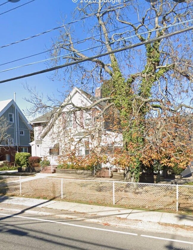 Primary Photo - 1148 W Broadway