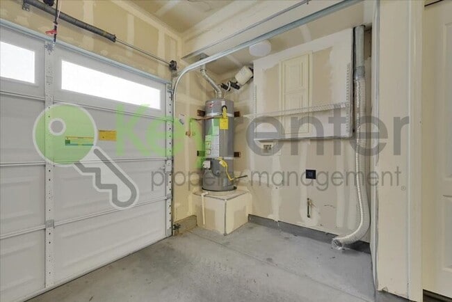 Building Photo - 6123 RolkingHam Ln