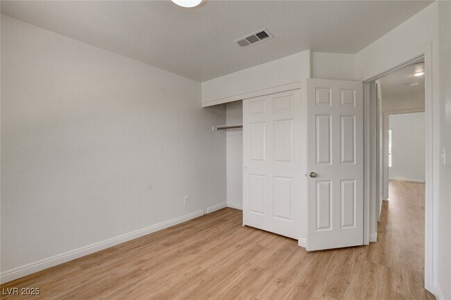 Building Photo - 1441 Iron Springs Dr