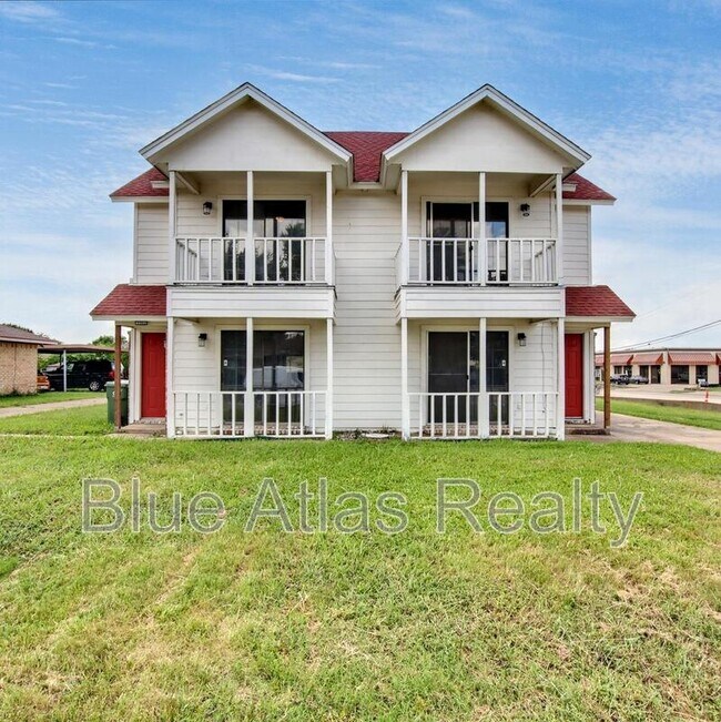 Primary Photo - 2302 Indigo Ln