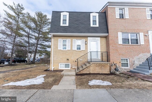 Building Photo - 7426 Rhondda Dr