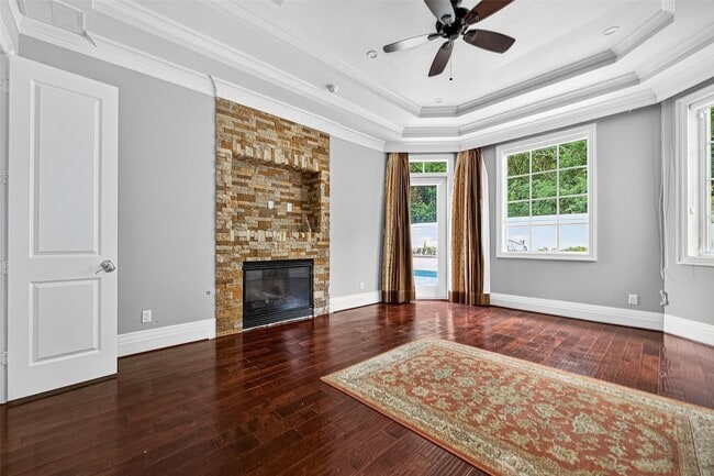 Building Photo - 3802 Louvre Ln