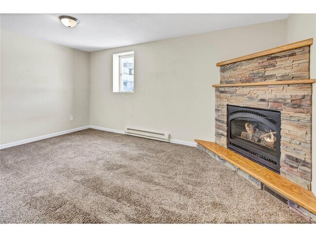 Building Photo - 1209 Lewis Ave SW