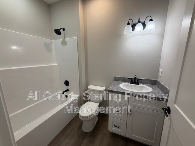 Building Photo - 1418 SE Magnolia Loop