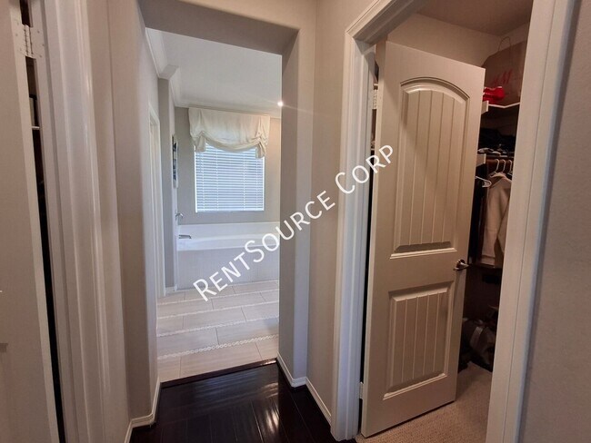 Building Photo - 24355 Verdugo Cir