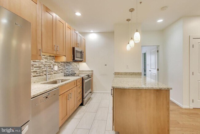 Building Photo - 343 Cedar St NW