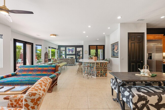 Building Photo - 61185 Soaptree Dr