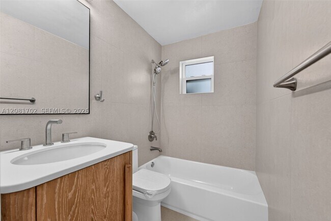 Building Photo - 3036 N 58th Ave
