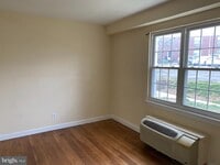 Building Photo - 203 E Glebe Rd