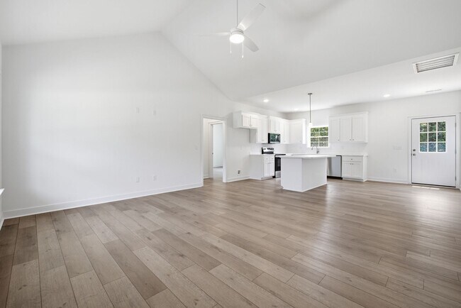 Building Photo - 21161 Baileys Ln