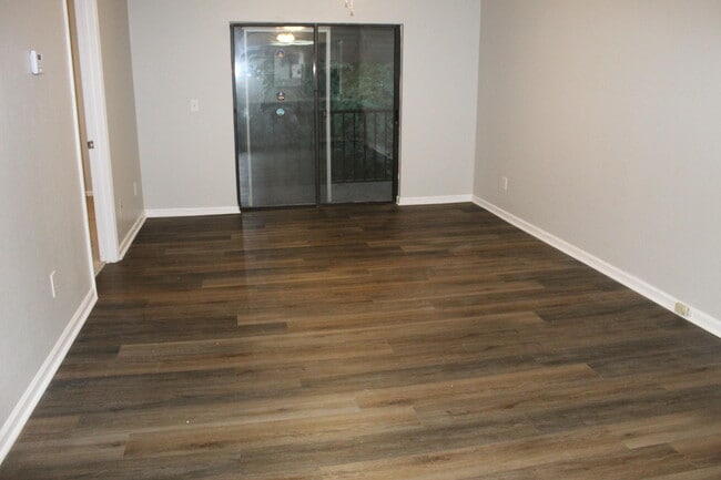 Building Photo - 1007 Windsong Cir
