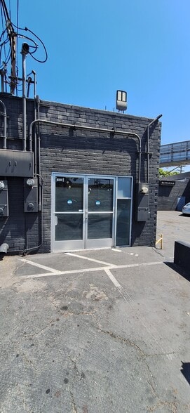 Building Photo - 2933 S Sepulveda Blvd