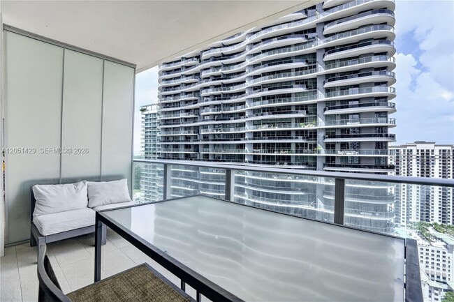 Building Photo - 1010 Brickell Ave